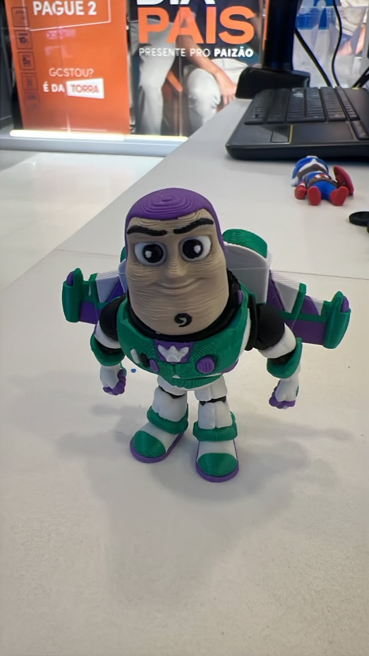 Mini Buzz Lightyear Articulado